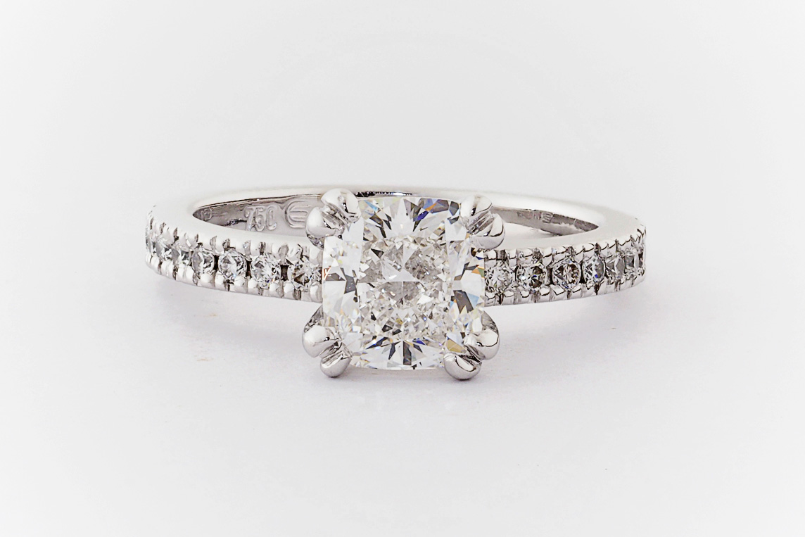 Platinum Solitaire & Shoulders Claw Set 1ct Diamond Engagement Ring