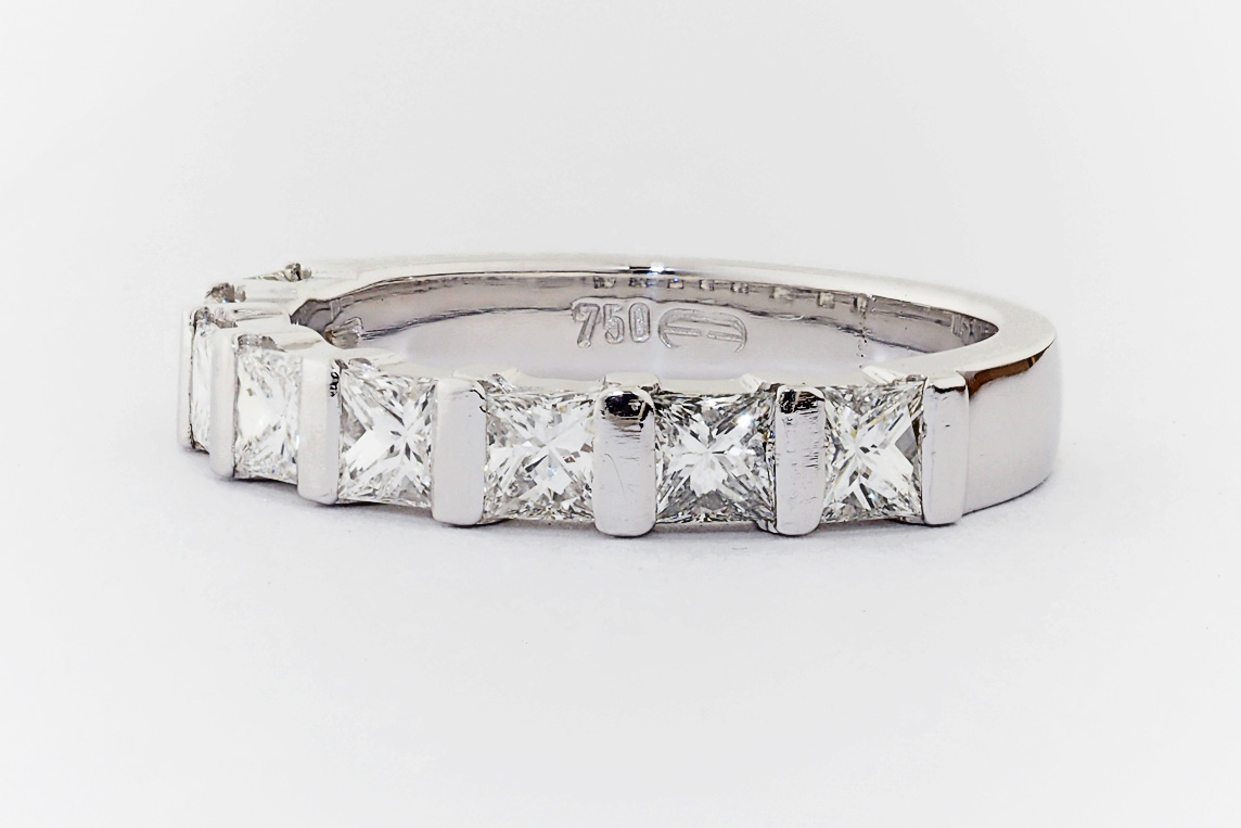 Ladies Diamond Ring
