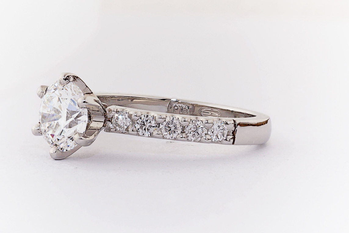 Ladies Diamond Ring