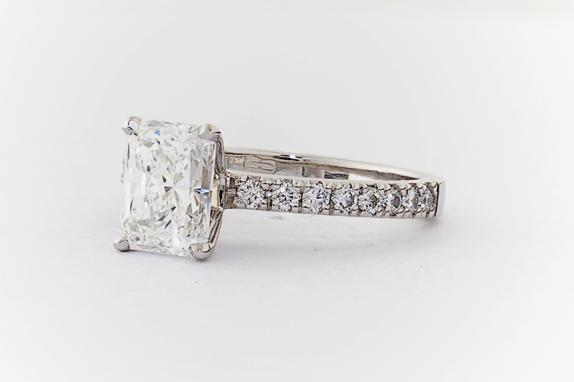 Ladies Diamond Ring