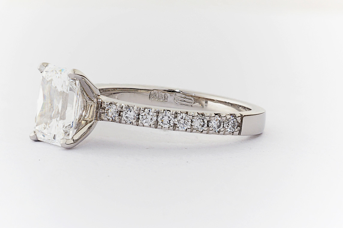 Ladies Diamond Ring