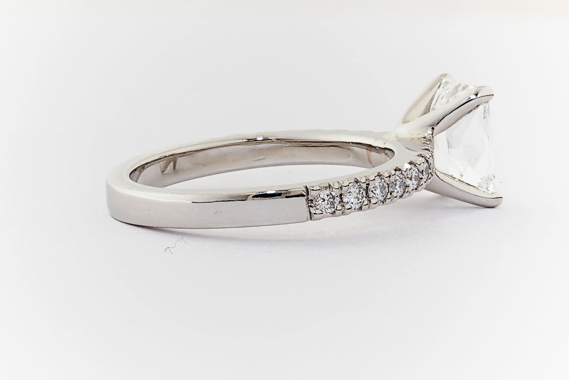 Ladies Diamond Ring