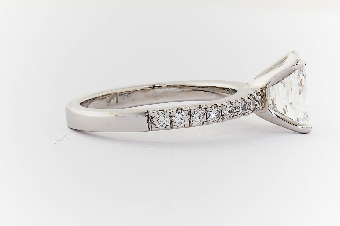 Ladies Diamond Ring