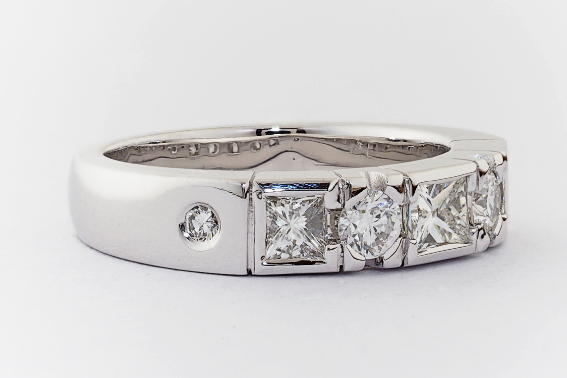 Ladies Diamond Ring