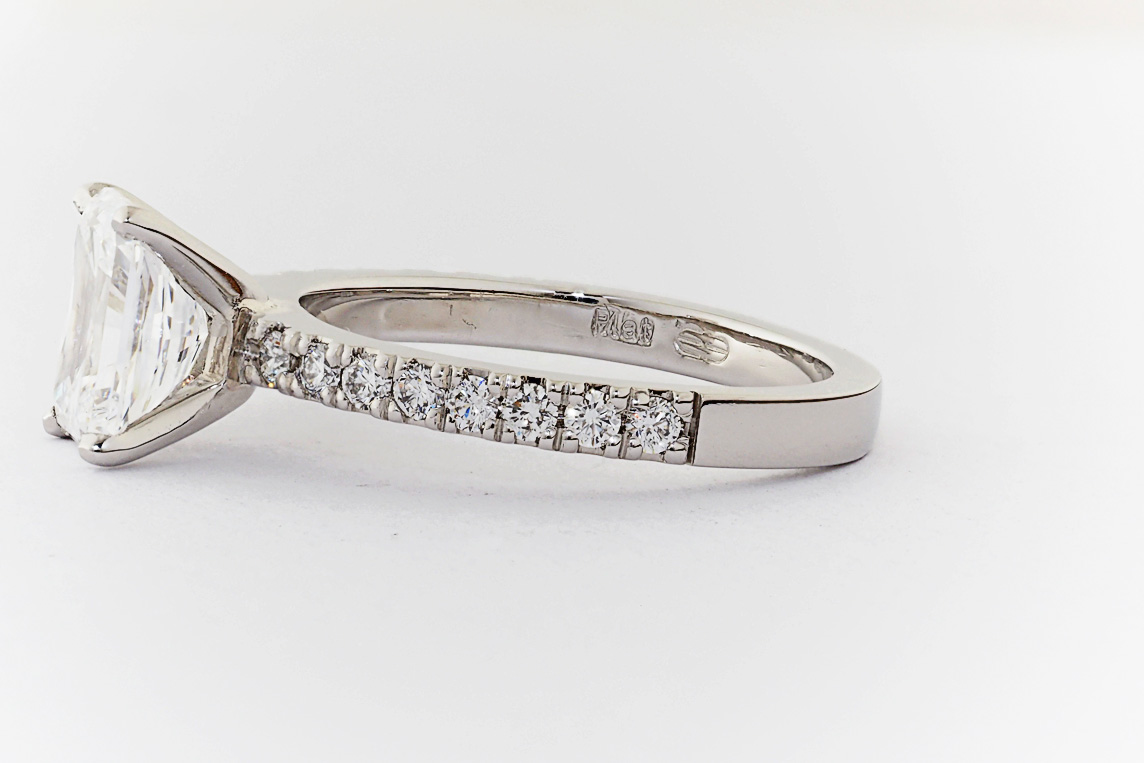 Ladies Diamond Ring