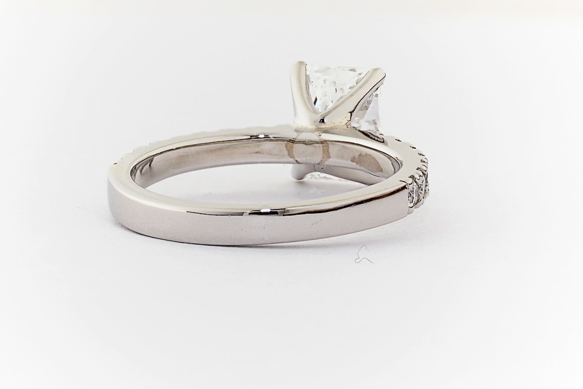 Ladies Diamond Ring