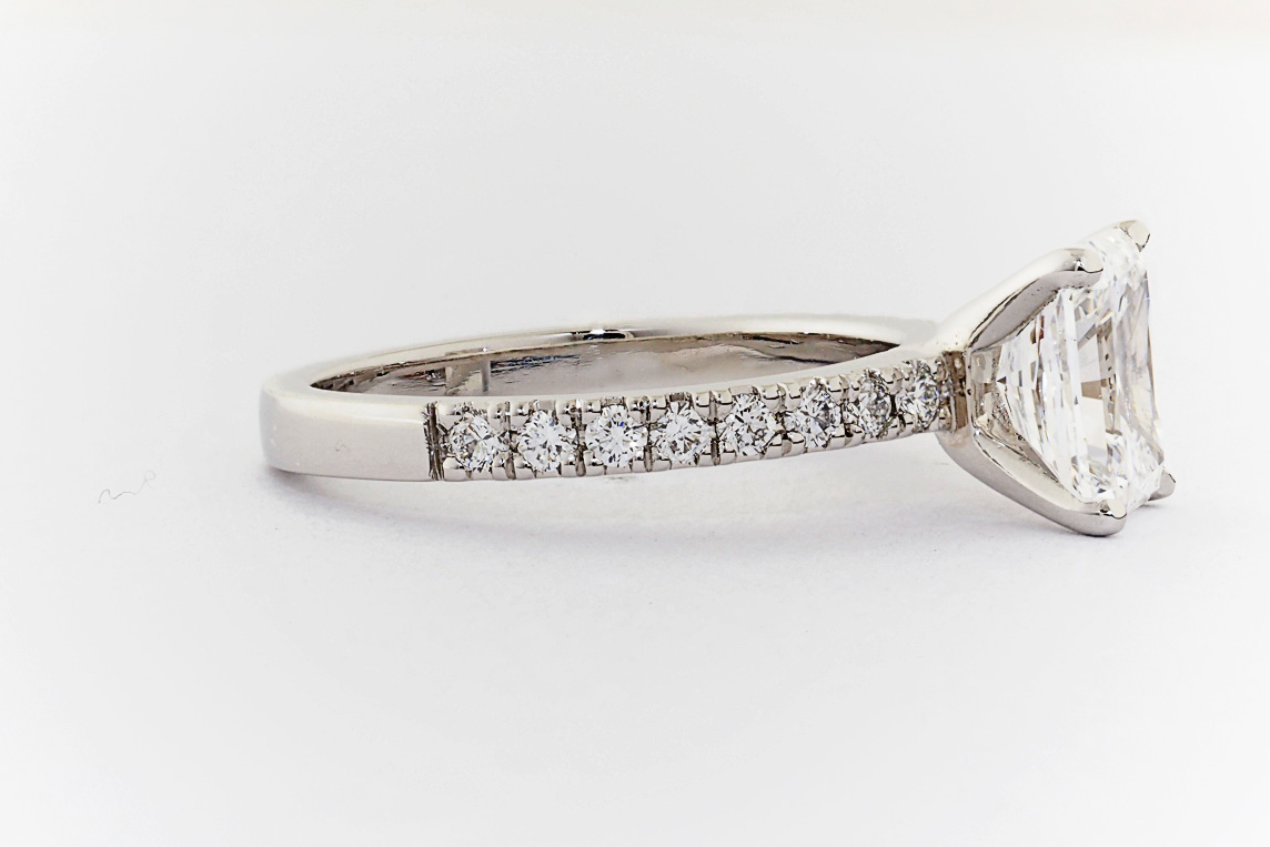 Ladies Diamond Ring