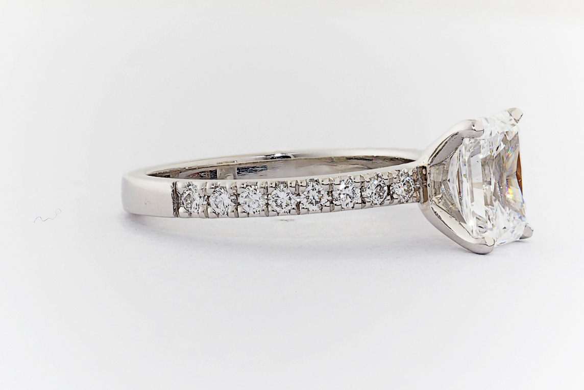 Ladies Diamond Ring