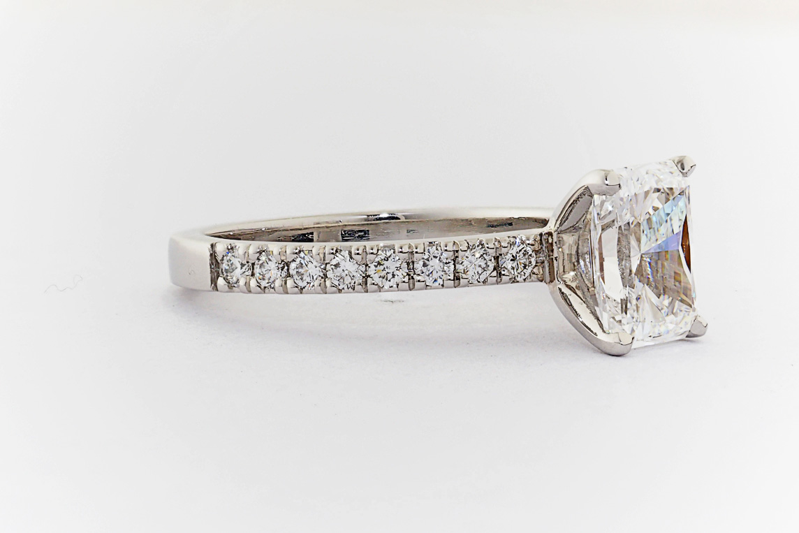 Ladies Diamond Ring