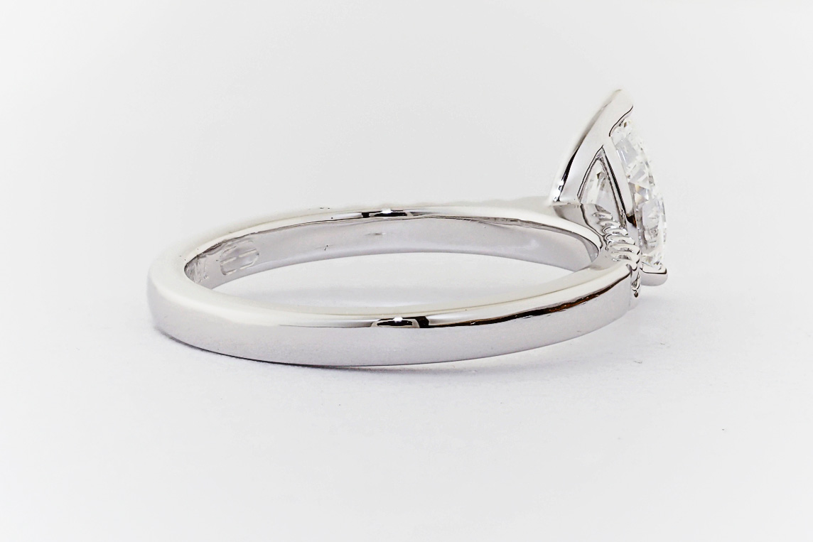 Ladies Diamond Ring