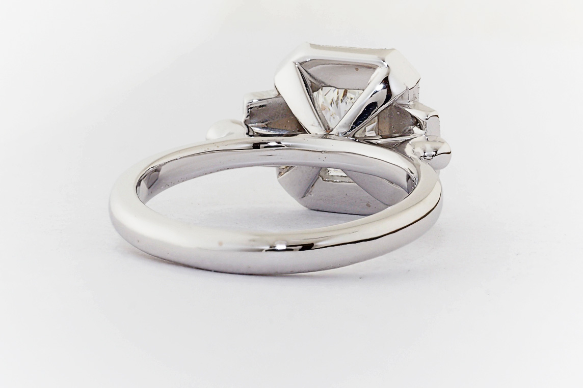 Ladies Diamond Ring