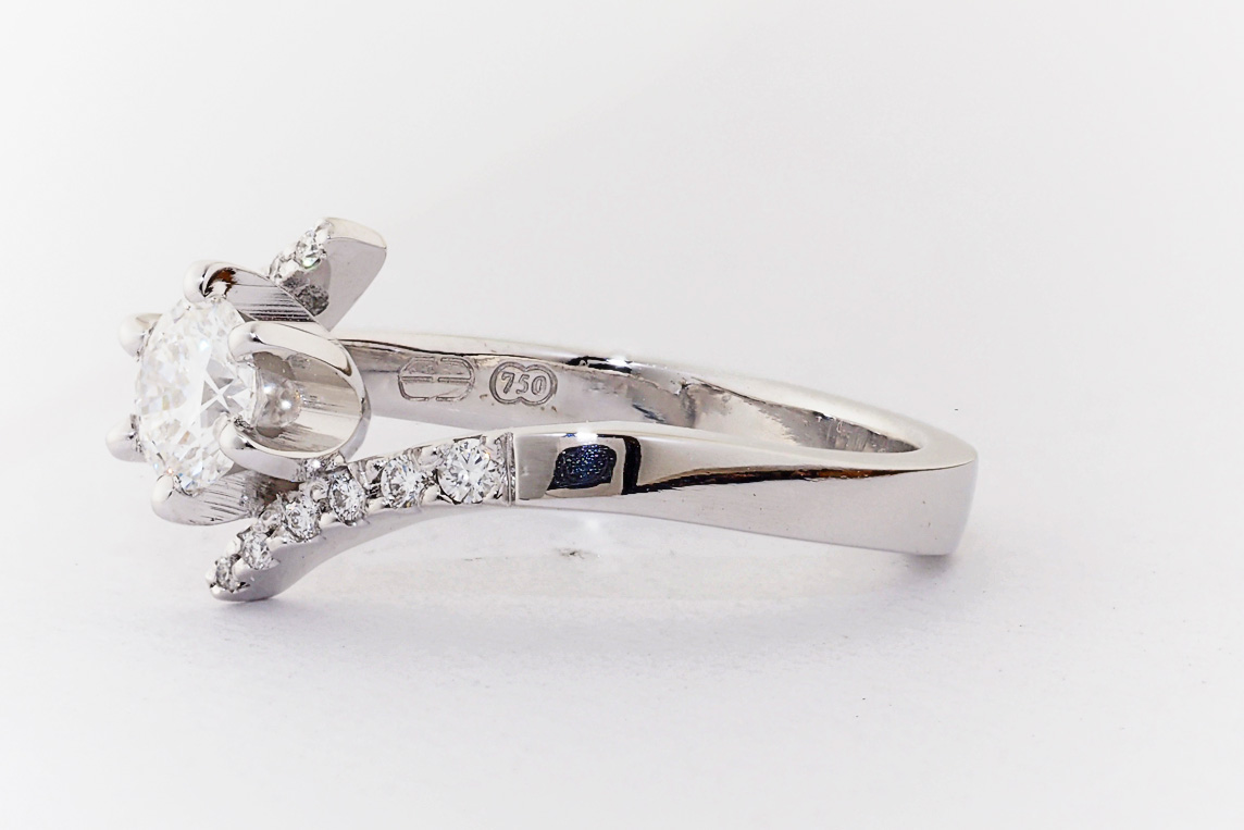 Ladies Diamond Ring