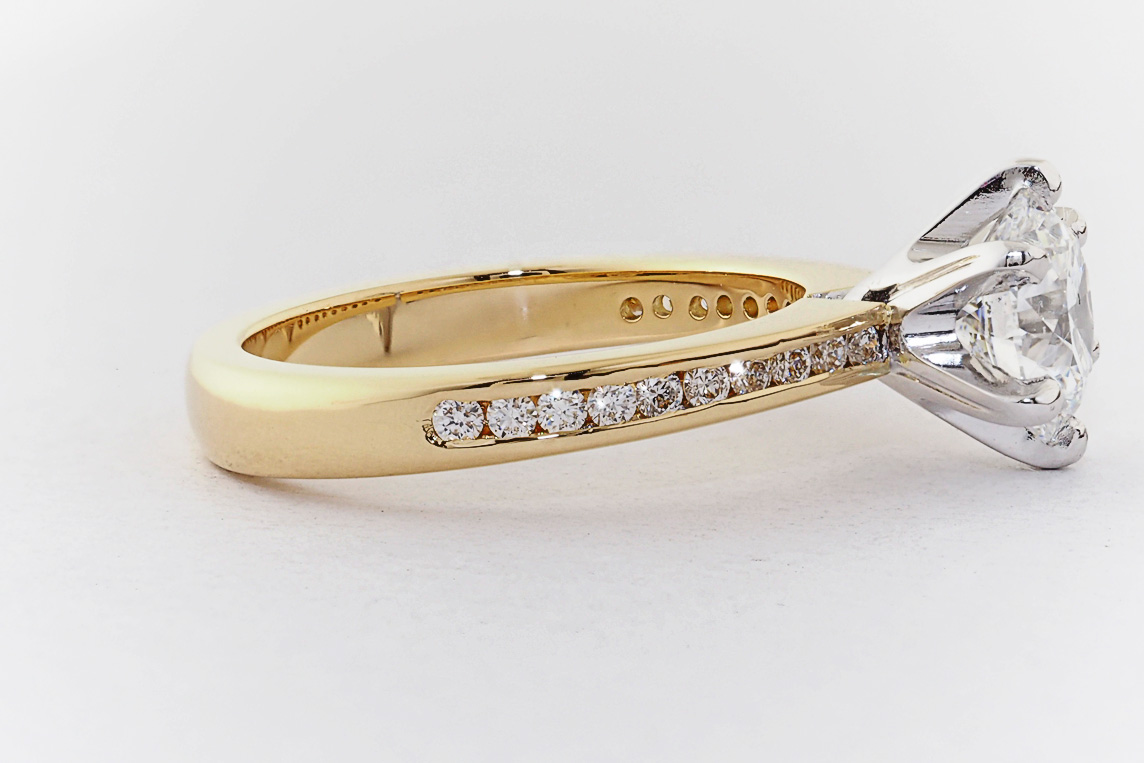Ladies Diamond Ring
