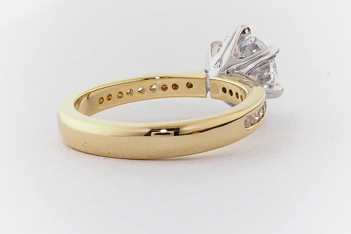 Ladies Diamond Ring