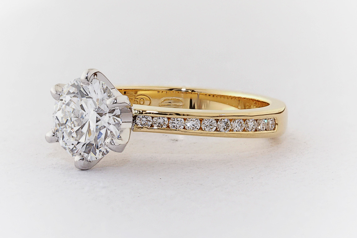 Ladies Diamond Ring