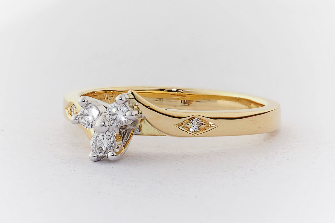 Ladies Diamond Ring