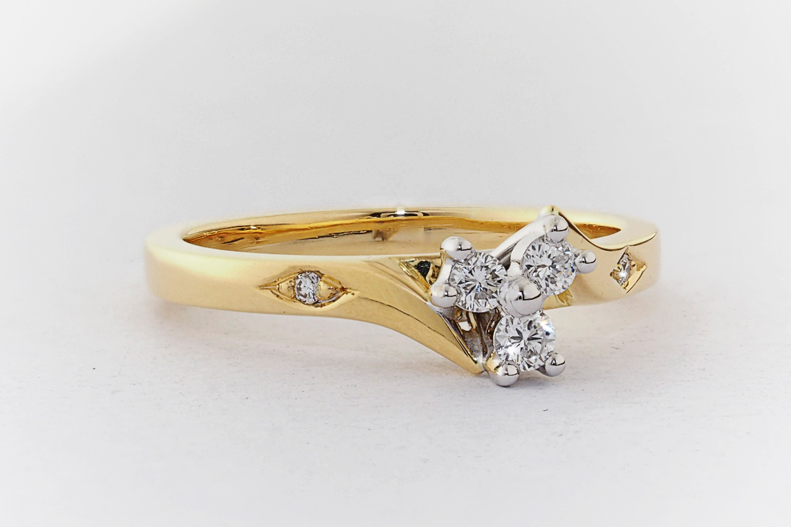 Ladies Diamond Ring