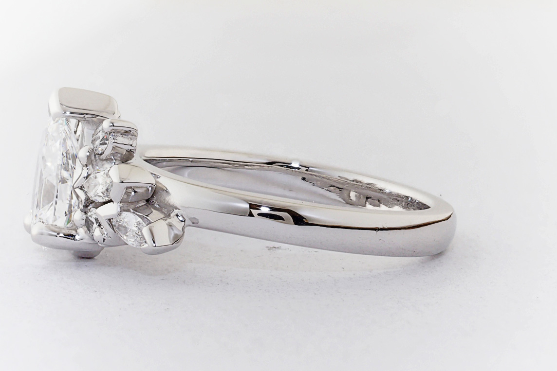 Ladies Diamond Ring
