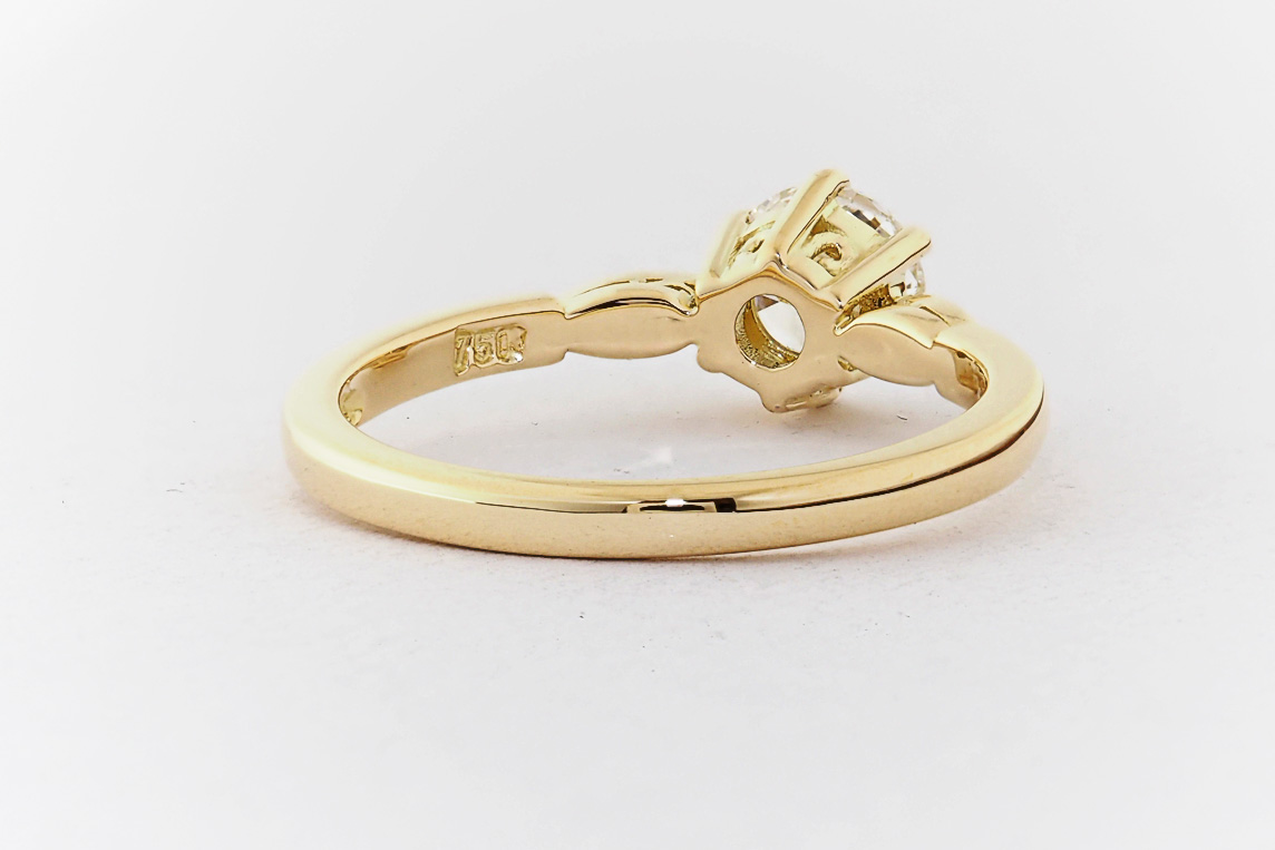 Ladies Diamond Ring
